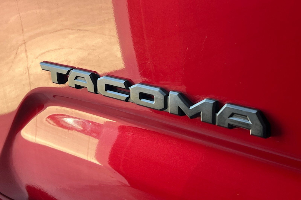 Thumbnail: 2022 Toyota Tacoma - 6