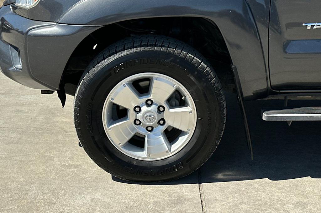 Thumbnail: 2015 Toyota Tacoma - 7
