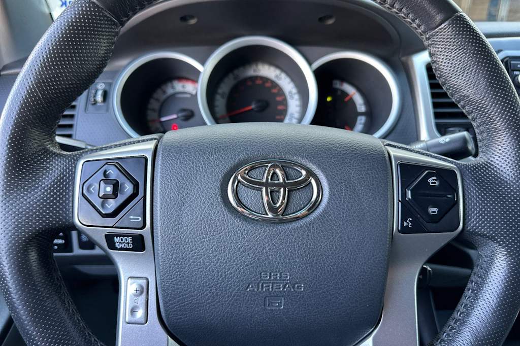 Thumbnail: 2015 Toyota Tacoma - 27