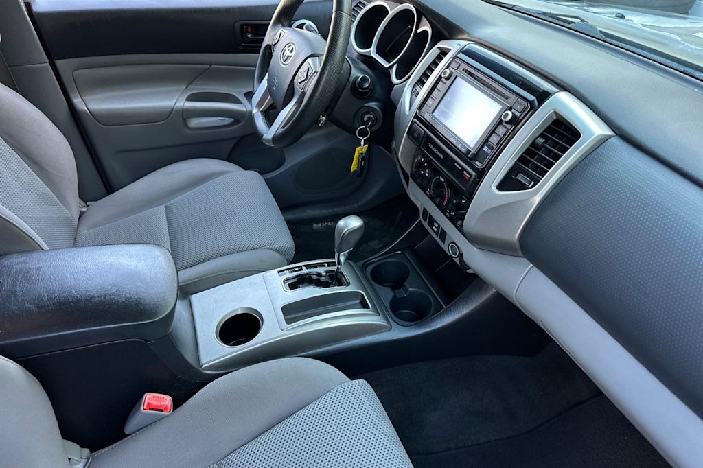 Thumbnail: 2015 Toyota Tacoma - 12