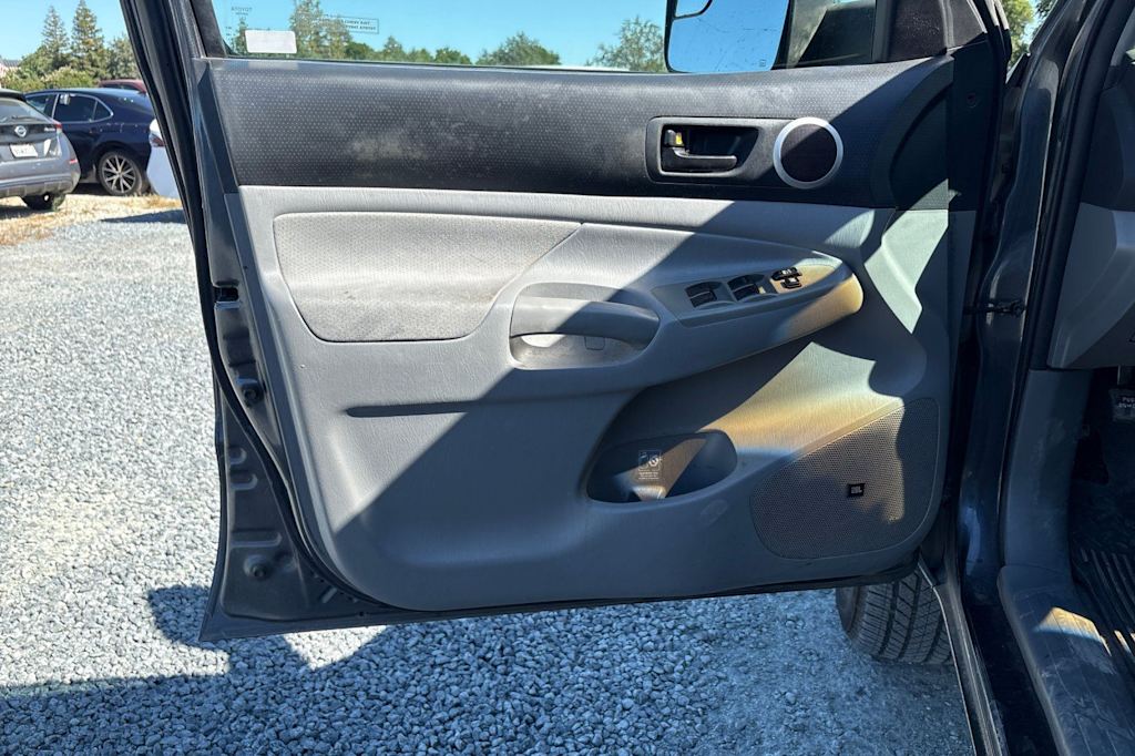 Thumbnail: 2009 Toyota Tacoma - 21