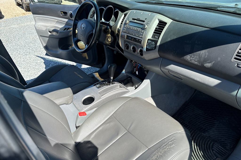 Thumbnail: 2009 Toyota Tacoma - 12