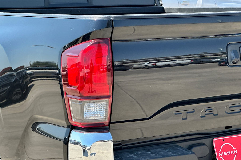 Thumbnail: 2023 Toyota Tacoma - 21