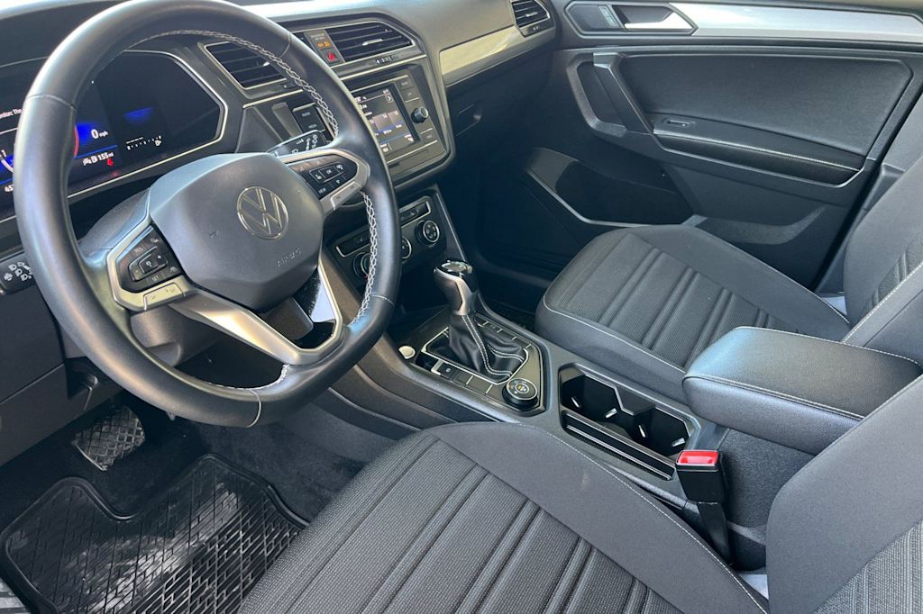Thumbnail: 2022 Volkswagen Tiguan - 9