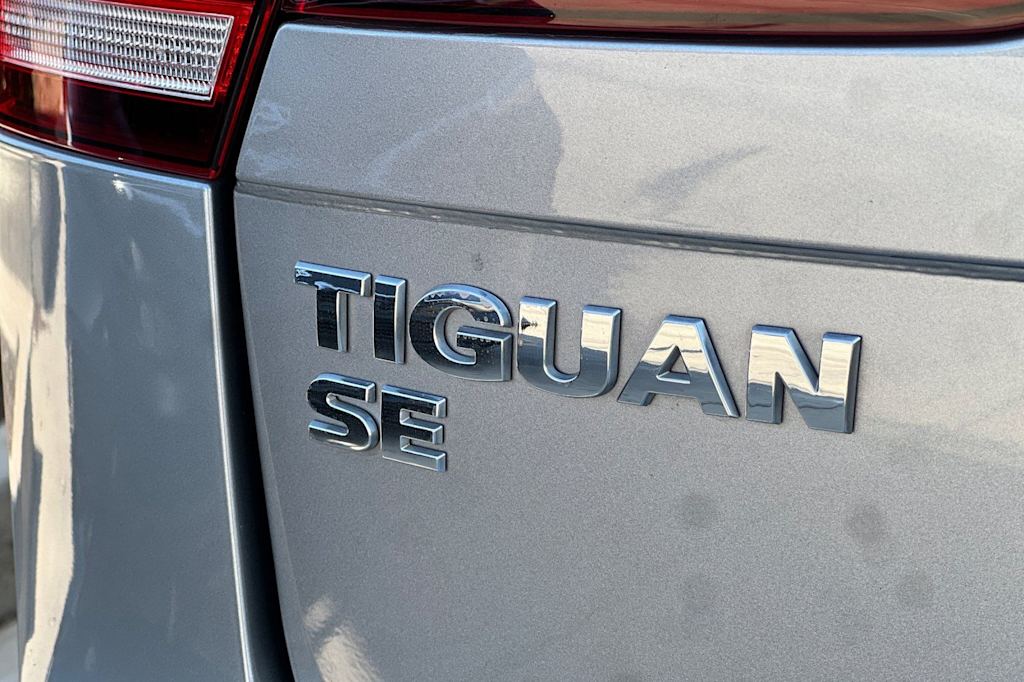 Thumbnail: 2020 Volkswagen Tiguan - 7