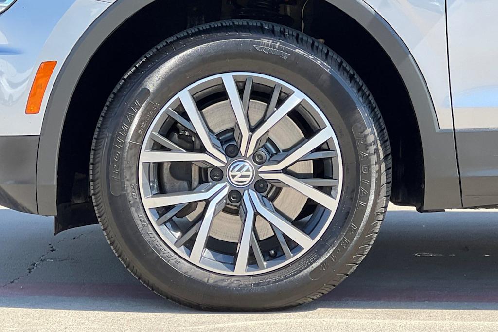 Thumbnail: 2020 Volkswagen Tiguan - 8