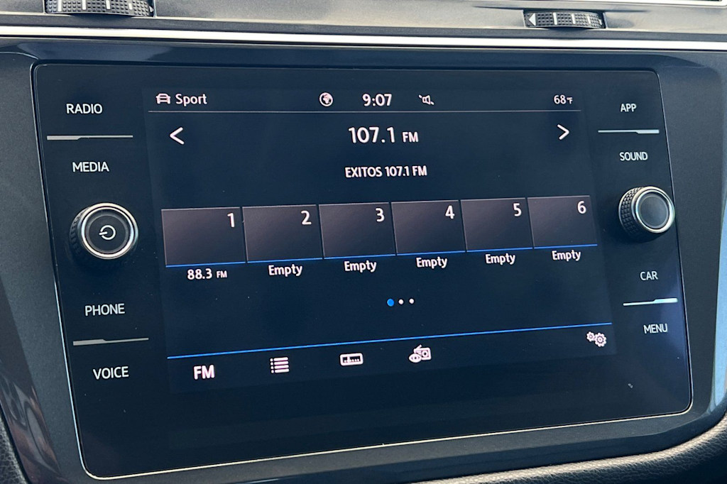 Thumbnail: 2020 Volkswagen Tiguan - 14