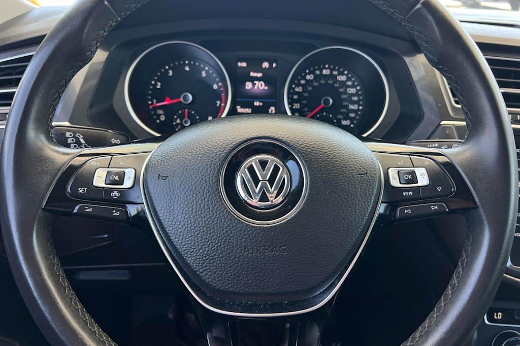 Thumbnail: 2020 Volkswagen Tiguan - 30