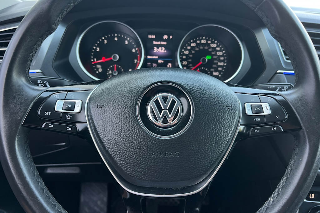 Thumbnail: 2020 Volkswagen Tiguan - 30