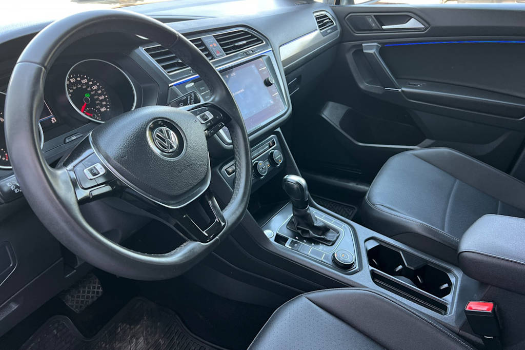 Thumbnail: 2020 Volkswagen Tiguan - 9