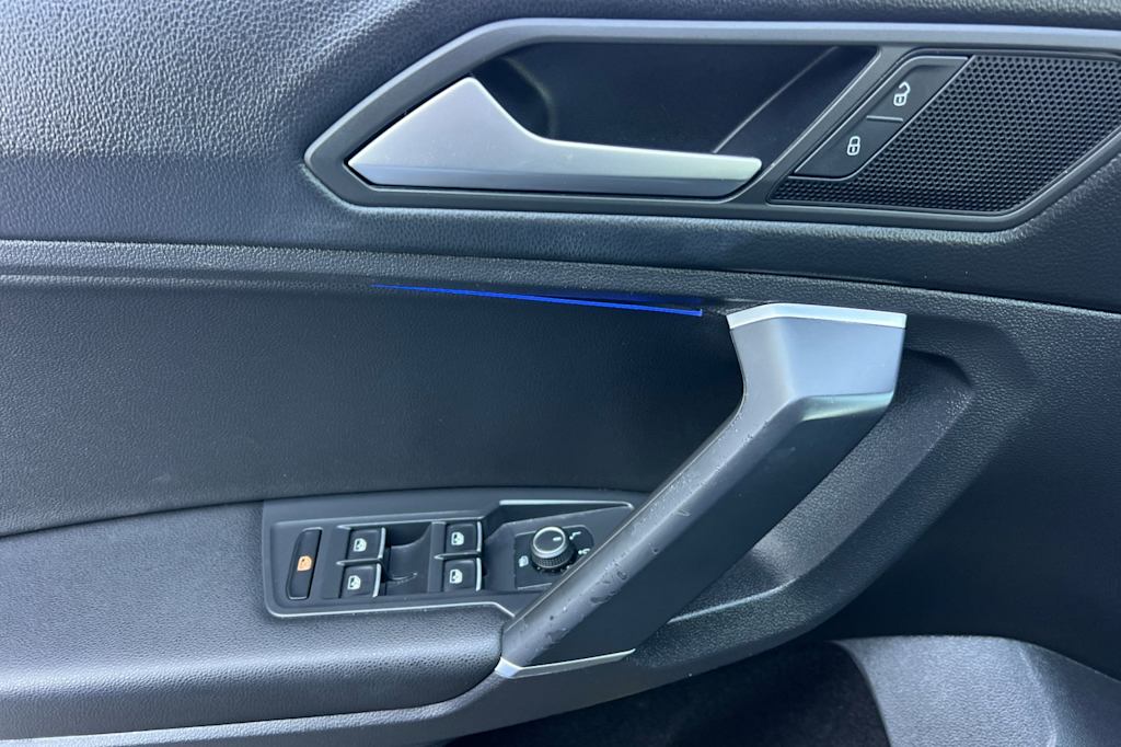 Thumbnail: 2020 Volkswagen Tiguan - 23