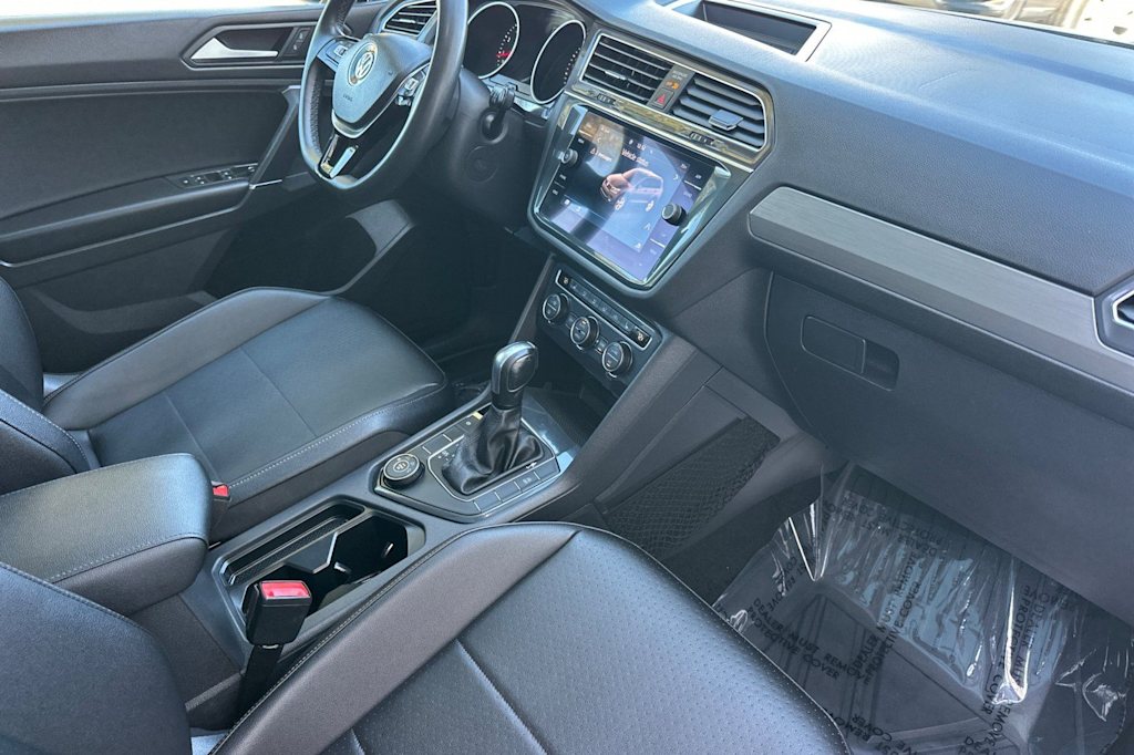 Thumbnail: 2020 Volkswagen Tiguan - 12