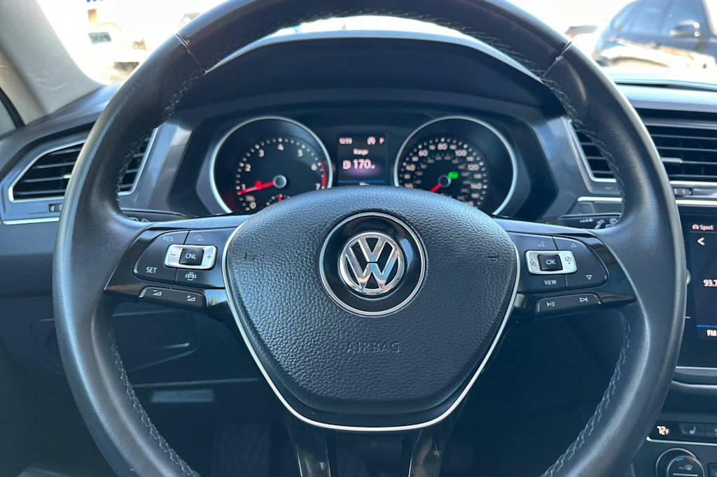 Thumbnail: 2020 Volkswagen Tiguan - 30