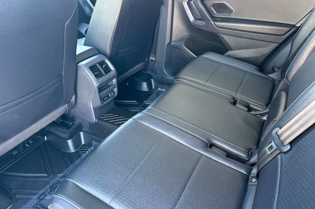 Thumbnail: 2020 Volkswagen Tiguan - 10