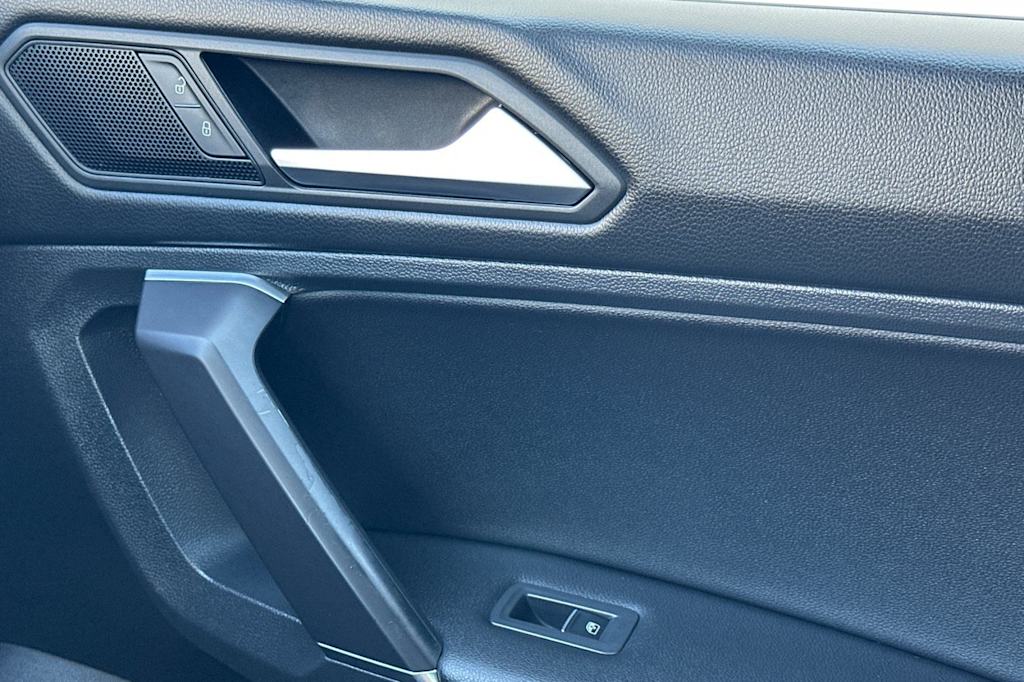 Thumbnail: 2020 Volkswagen Tiguan - 26