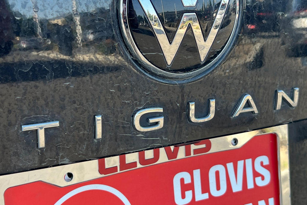 Thumbnail: 2023 Volkswagen Tiguan - 7