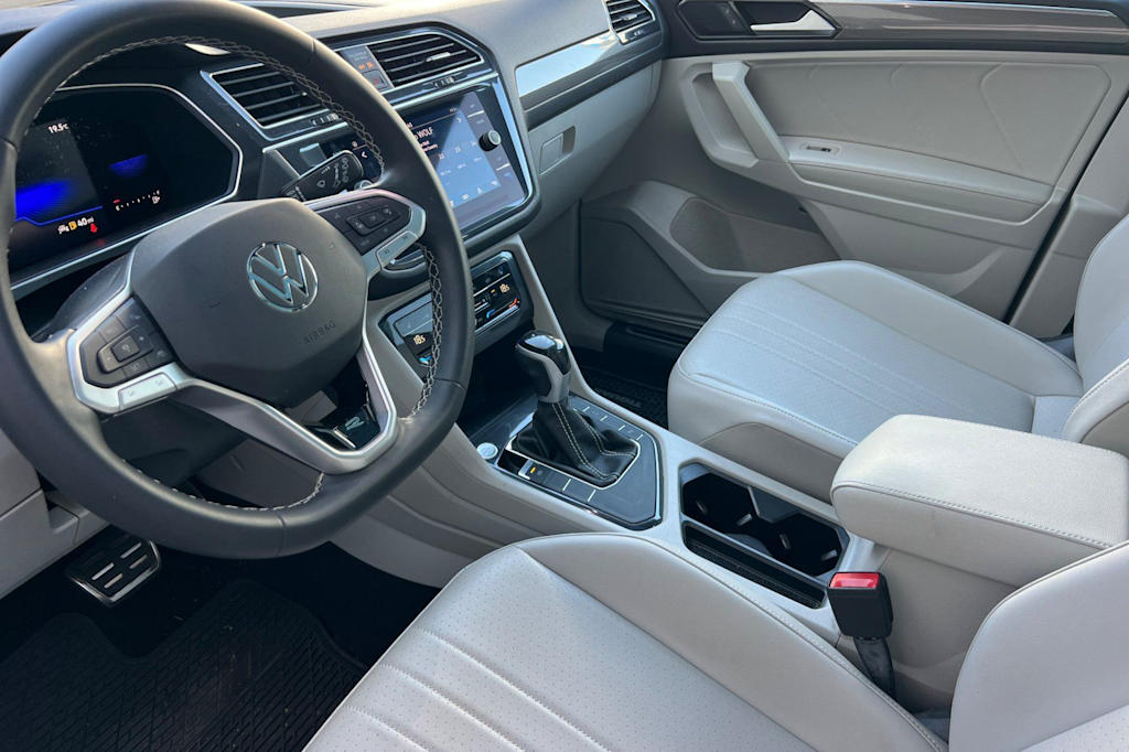 Thumbnail: 2023 Volkswagen Tiguan - 9