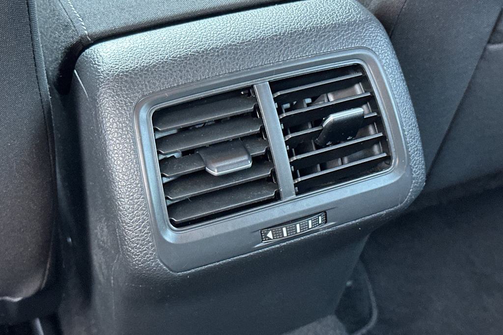 Thumbnail: 2019 Volkswagen Golf - 25