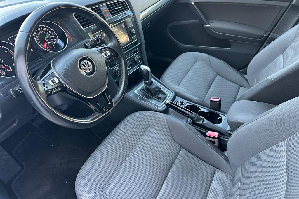 Thumbnail: 2019 Volkswagen Golf - 10