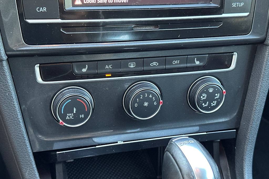 Thumbnail: 2019 Volkswagen Golf - 28