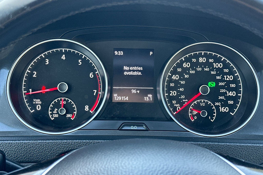 Thumbnail: 2019 Volkswagen Golf - 32