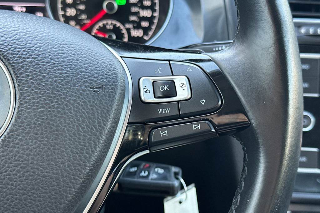 Thumbnail: 2019 Volkswagen Golf - 30