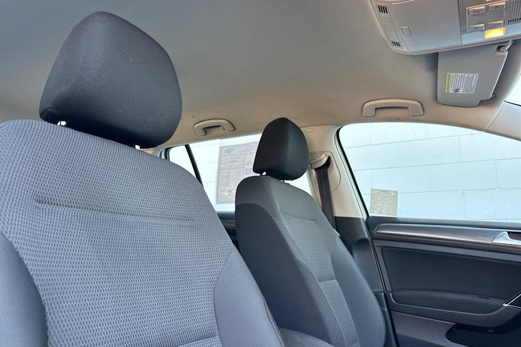 Thumbnail: 2019 Volkswagen Golf - 11