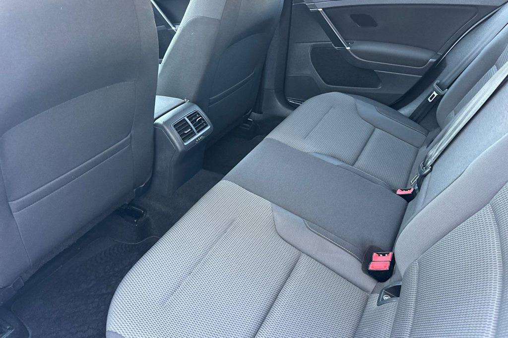 Thumbnail: 2019 Volkswagen Golf - 12