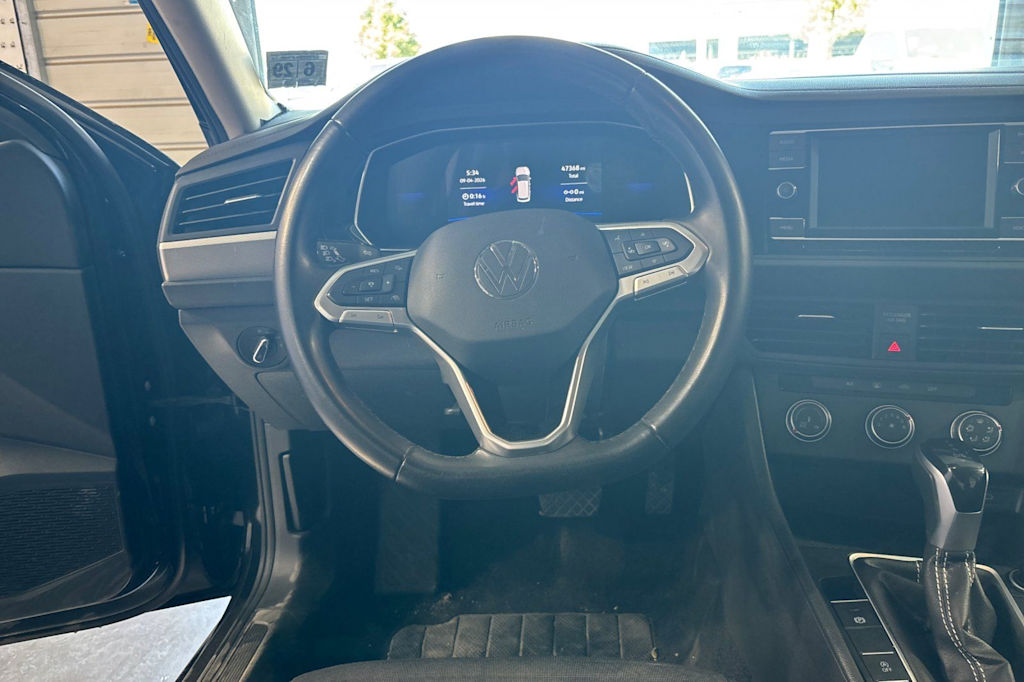 Thumbnail: 2024 Volkswagen Jetta - 12