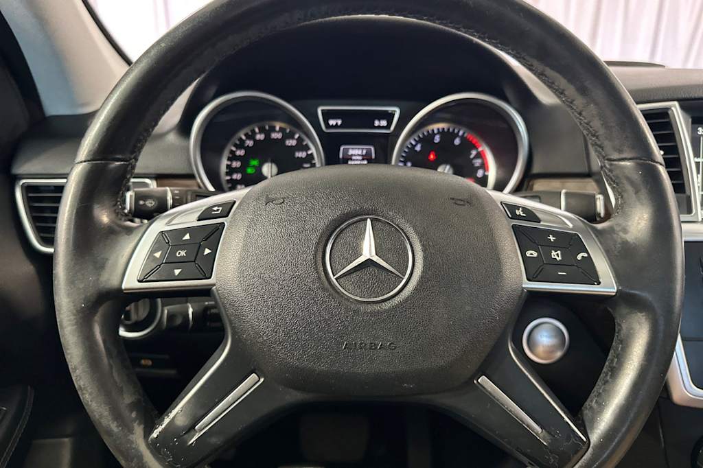 Thumbnail: 2015 Mercedes-Benz M-Class - 27