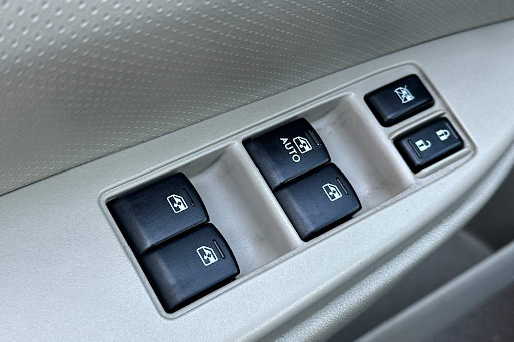 2014 Subaru Outback Limited 24