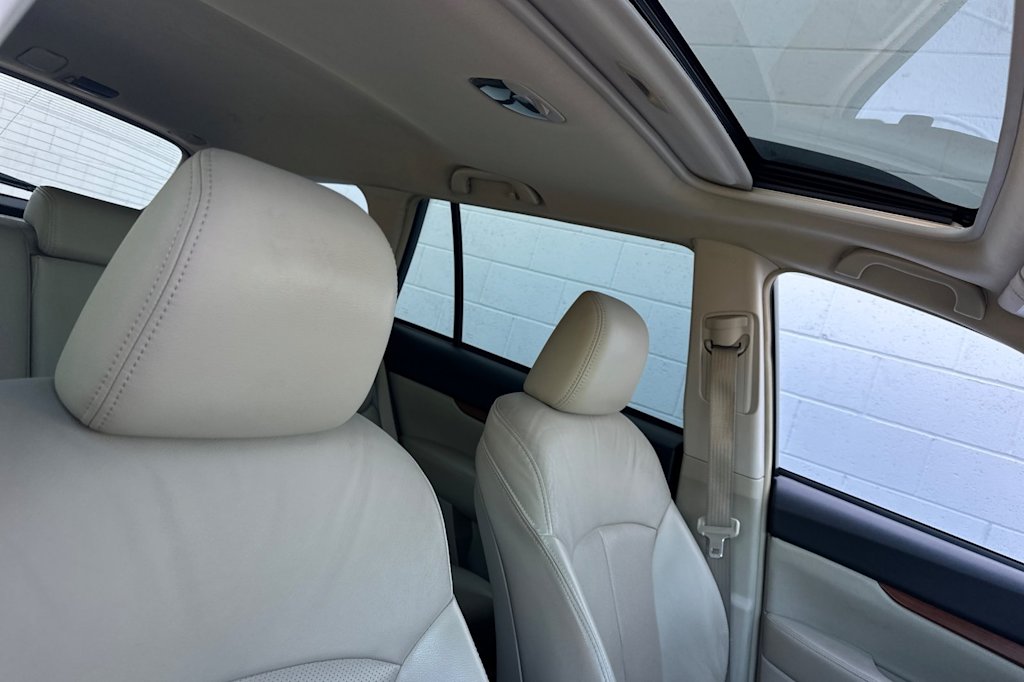 2014 Subaru Outback Limited 10