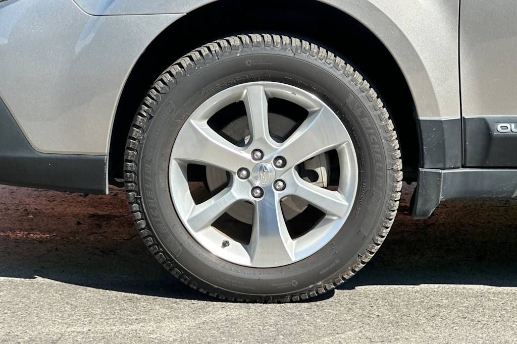 2014 Subaru Outback Limited 8
