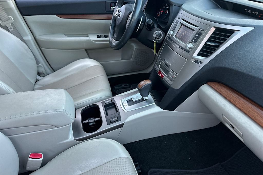 2014 Subaru Outback Limited 13