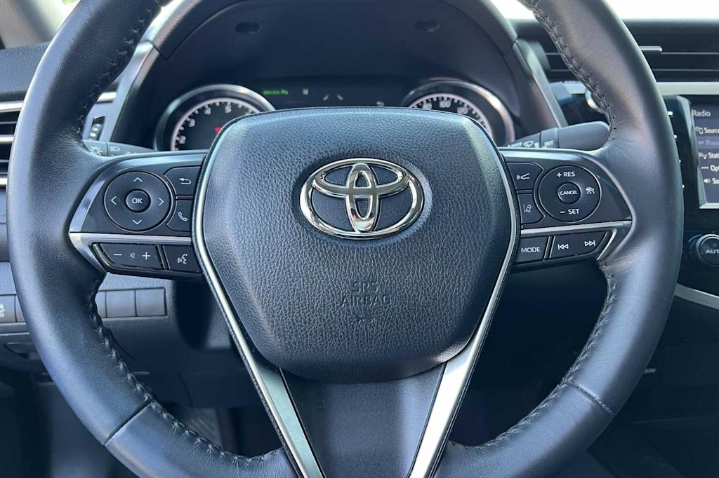 2018 Toyota Camry XLE 28