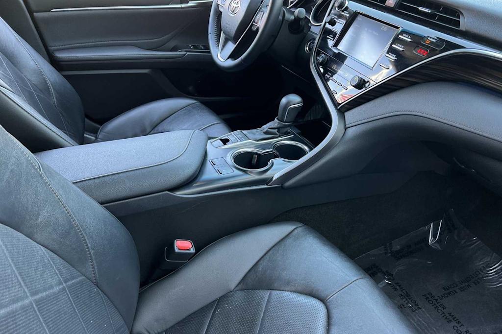 2018 Toyota Camry XLE 13