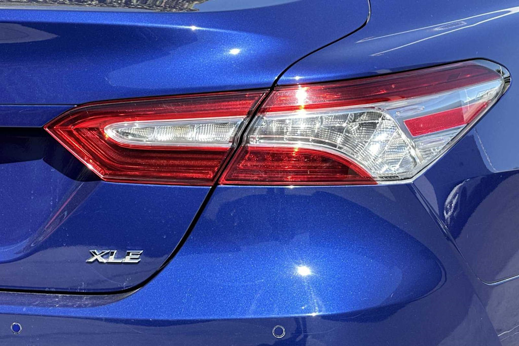 2018 Toyota Camry XLE 22