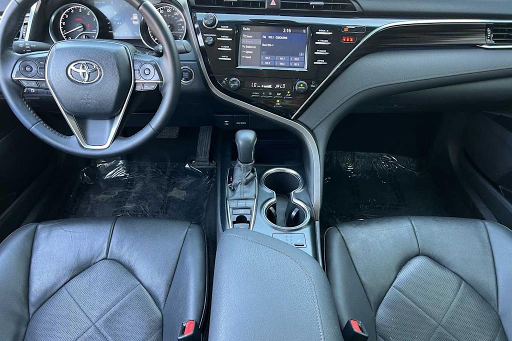 2018 Toyota Camry XLE 2