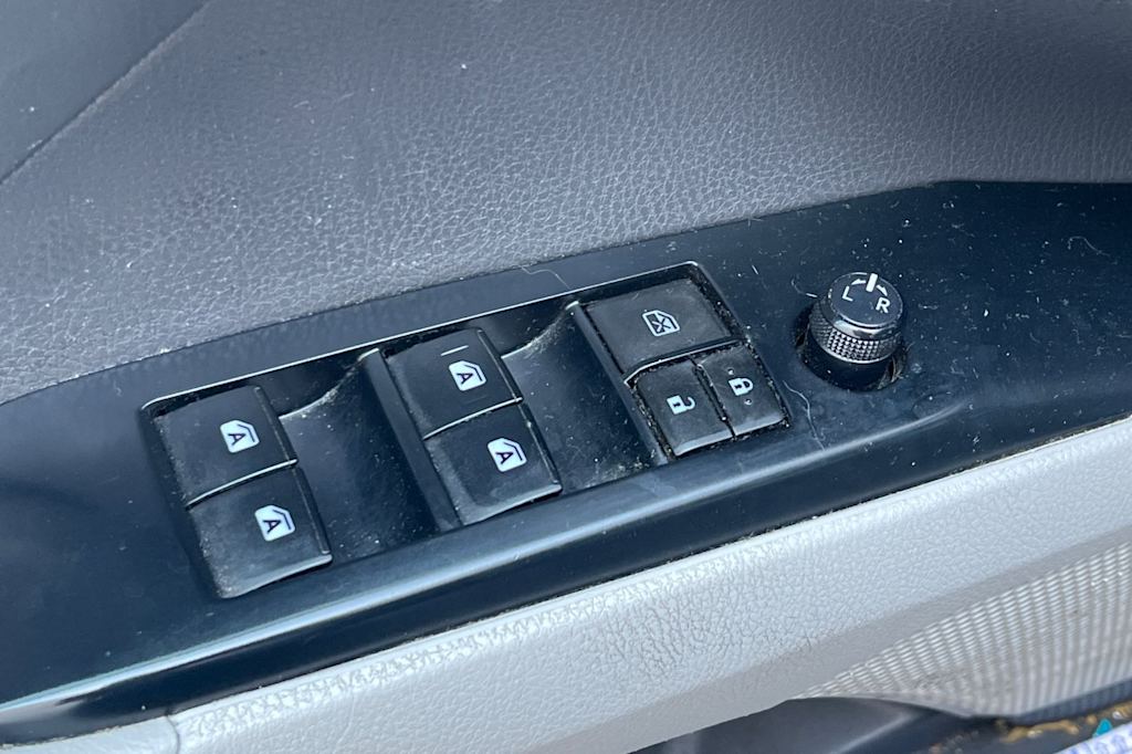 Thumbnail: 2018 Toyota Camry - 24