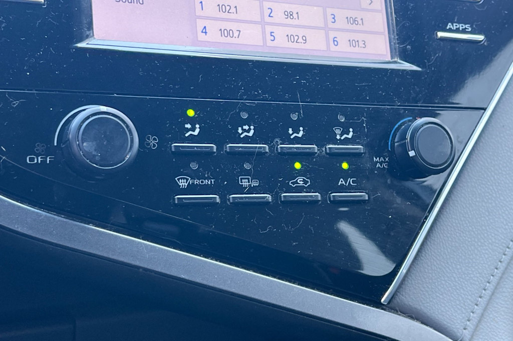 Thumbnail: 2018 Toyota Camry - 26