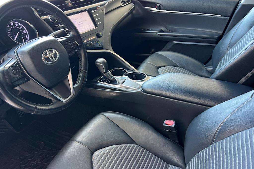 Thumbnail: 2019 Toyota Camry - 9