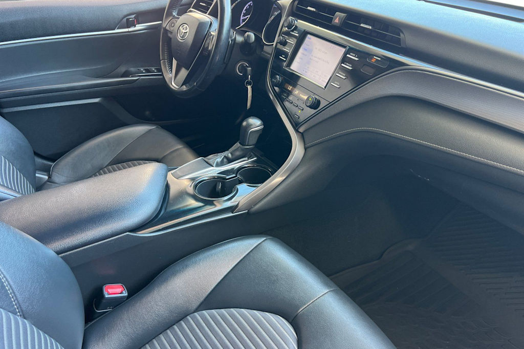 Thumbnail: 2019 Toyota Camry - 13