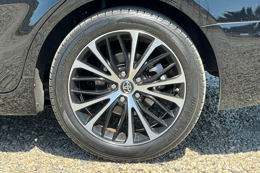 Thumbnail: 2019 Toyota Camry - 8