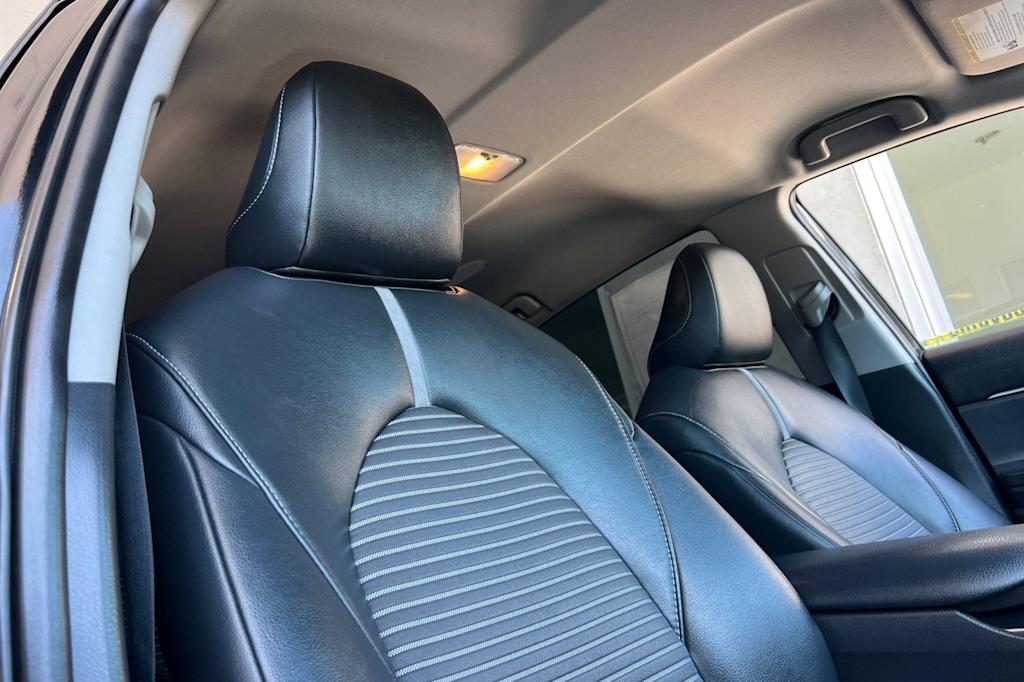 Thumbnail: 2019 Toyota Camry - 10