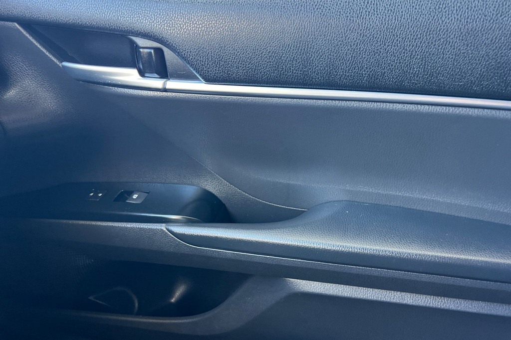 Thumbnail: 2019 Toyota Camry - 23