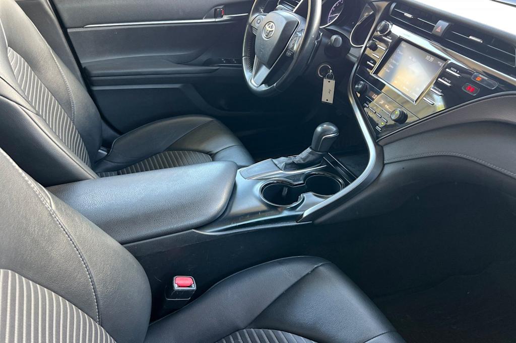 Thumbnail: 2019 Toyota Camry - 10