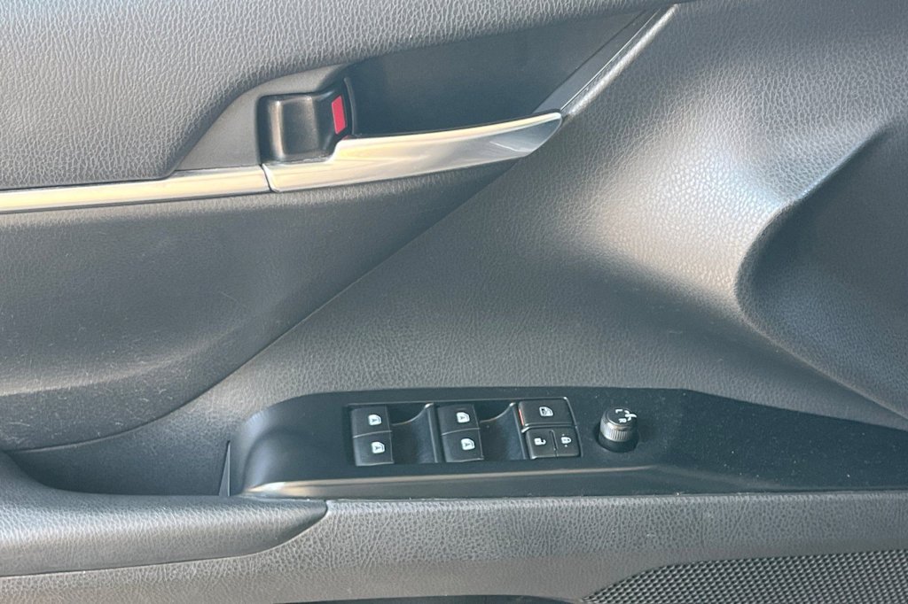 Thumbnail: 2019 Toyota Camry - 22