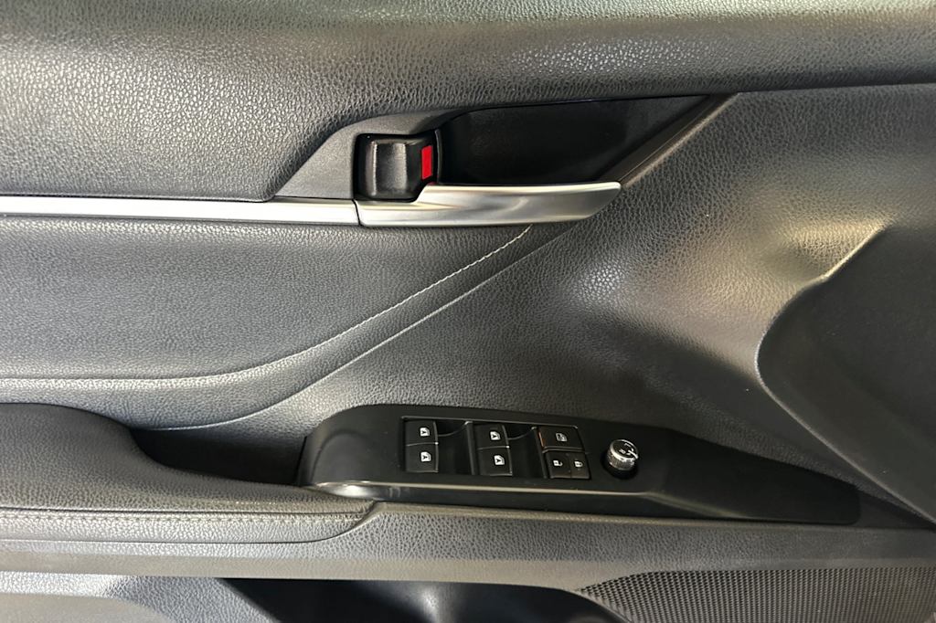 Thumbnail: 2018 Toyota Camry - 23