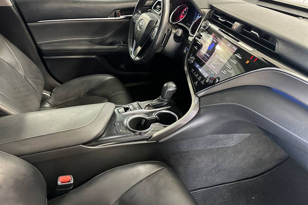 Thumbnail: 2018 Toyota Camry - 13