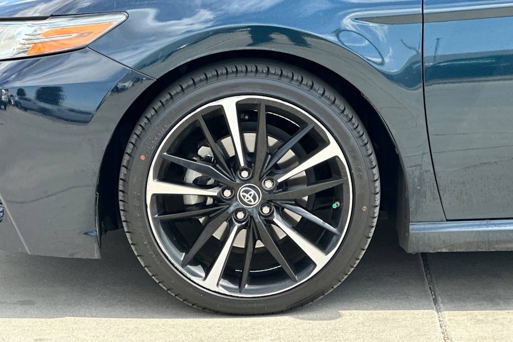 Thumbnail: 2018 Toyota Camry - 8